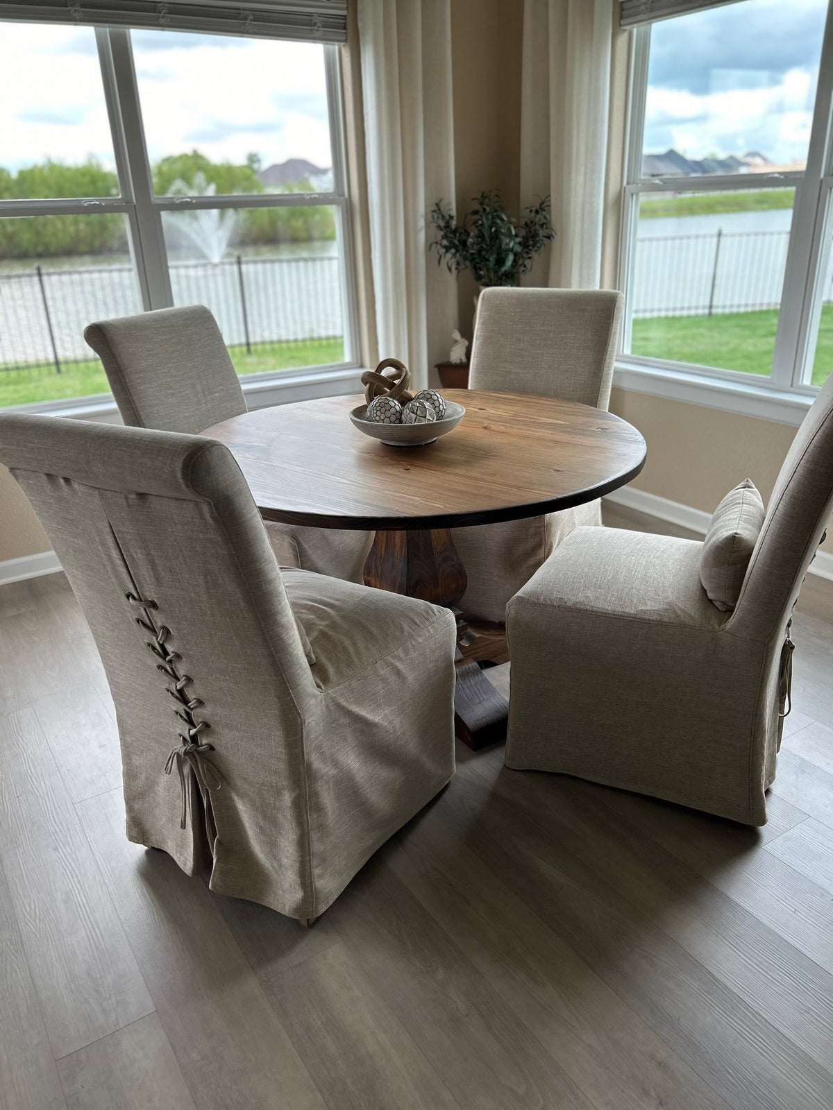 Ransom Round Farmhouse Table